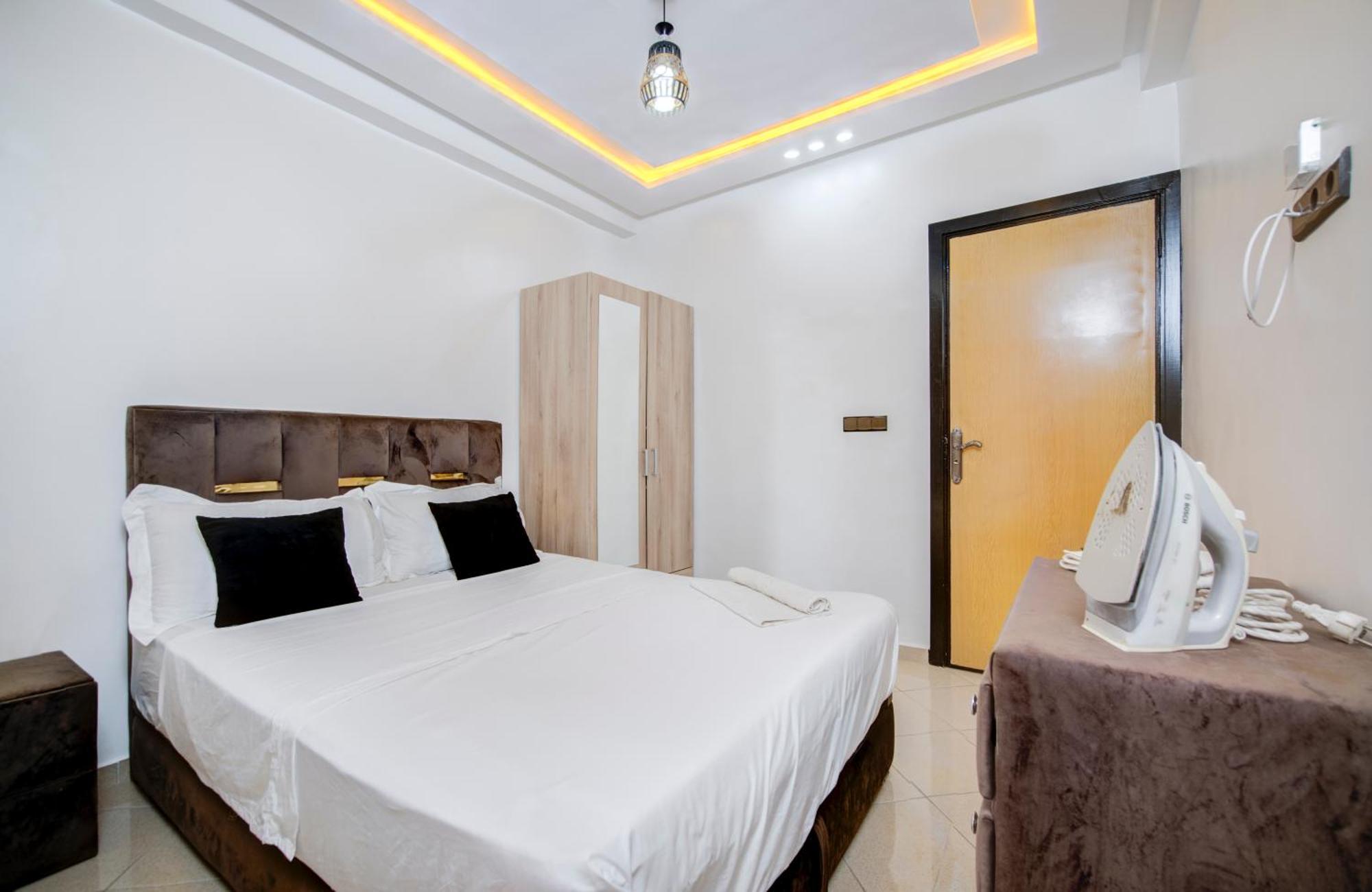 Tranquil Retreat Amidst In Apartment