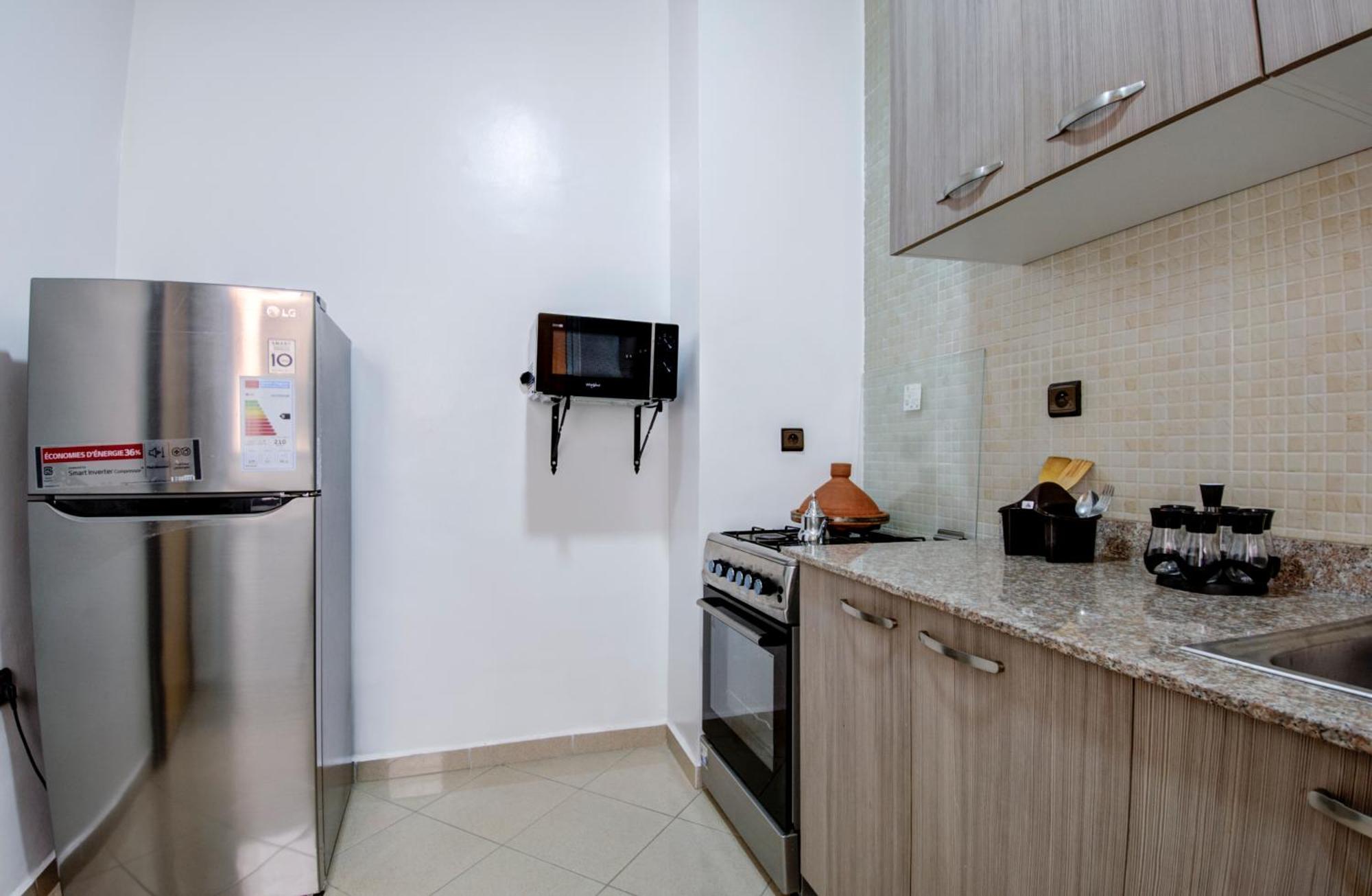 Tranquil Retreat Amidst In Apartment *